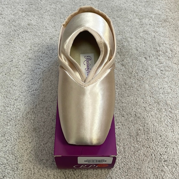 Russian Pointe Shoes Russian Pointe Muse Vcut Pointe Shoe Poshmark